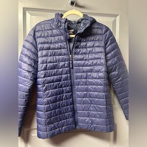 Lands End youth Primaloft navy blue hooded puffer jacket. Size XL ( 14H-16H).